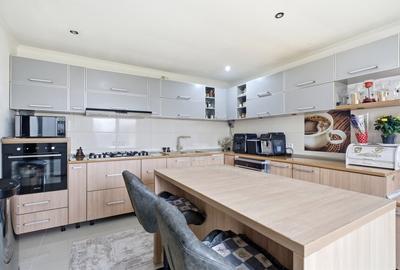 Casă individuală cu 5 camere cu Canalizare în Lumina - 3