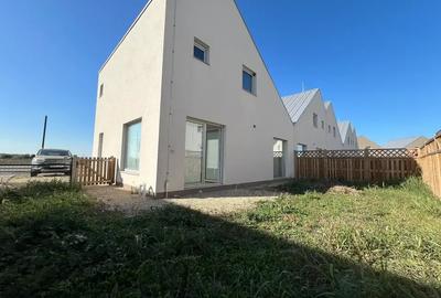 Casă cu 3 camere cu Canalizare în Frumușani - 3