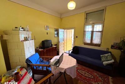 Casă cu 3 camere cu Teren 385 Mp în Titulescu - 11