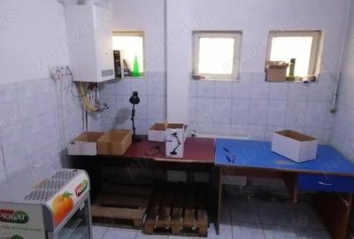 Spațiu comercial, de 330 mp, în Central - 4