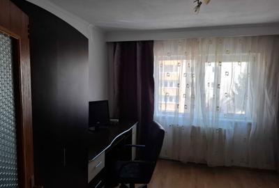 Apartament cu 3 camere decomandat în Răcădău - 3