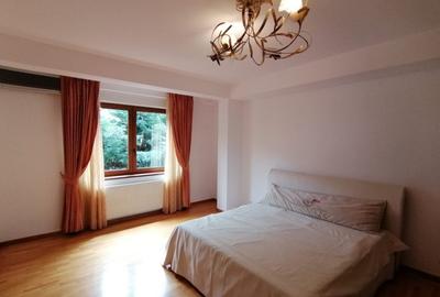 Pipera: Vila cu 6 dormitoare, garaj si curte generoasa, aflata intr-o zona linis - 3