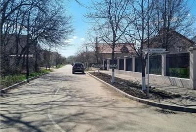 Teren de 300 mp, în Central - 8