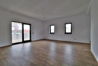 Casă cu 4 camere cu Teren 616 Mp în Săldăbagiu de Munte - 3