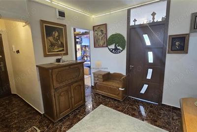 Apartament cu 4 camere decomandat în George Enescu - 8