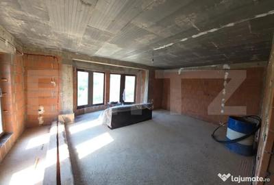 Casă cu 5 camere cu Teren 1000 Mp în Central - 9