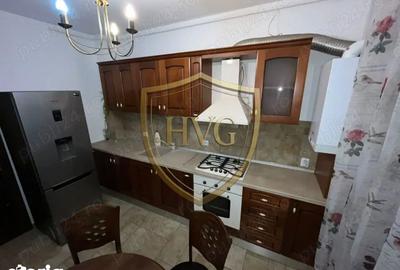 Apartament cu 3 camere semidecomandat, mobilat în Central - 1