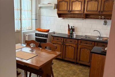 Apartament cu 3 camere decomandat în Micro 5 - 6