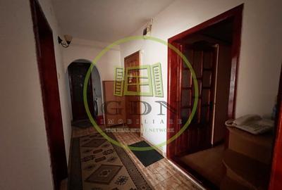 Apartament cu 3 camere decomandat, mobilat în Rovine - 10