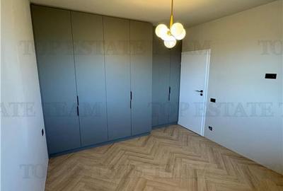 Apartament cu 4 camere semidecomandat în Dobroești