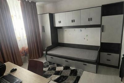 Vanzare apartament cu 4 camere , zona Micro 18 (Neacsu), etaj 3, pret 120 mii . - 5