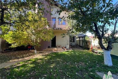 Vila individuala cuplata 6 camere P+E+M, cu incalzire pe centrala si semineu, to Vila individuala cuplata 6 camere P+E+M, cu incalzire pe centrala si semineu, to - 1