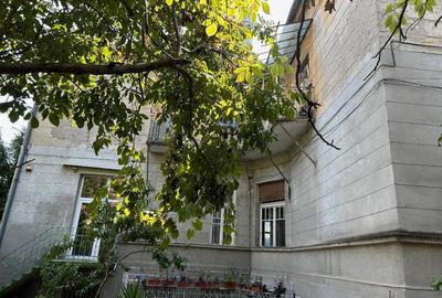 Casă cu 6 camere cu Canalizare în Traian - 1