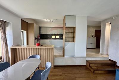 Apartament cu 3 camere, mobilat în Central