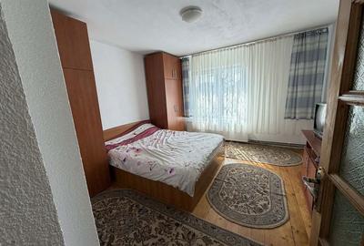 Casă cu 4 camere cu Teren 500 Mp în Central