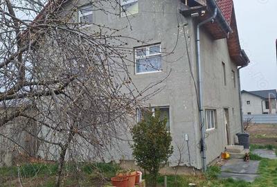 Casa P+1+M, 210mp,compusa din 9 Dormitoare, 3 bai, bucatarie neterminata + 900mp Casa P+1+M, 210mp,compusa din 9 Dormitoare, 3 bai, bucatarie neterminata + 900mp - 4