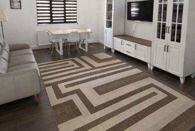 Casă cu 4 camere în Central - 1