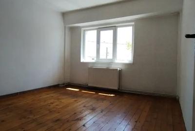 Apartament 3 camere, decomandat, etj 1; Micro 11; Certif. perf. energ.clasa A Pret negociabil. - 5