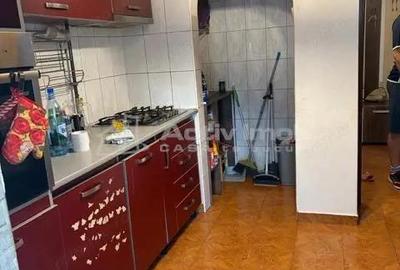 APARTAMENT 3 CAMERE DECOMANDAT INEL 2 - 5