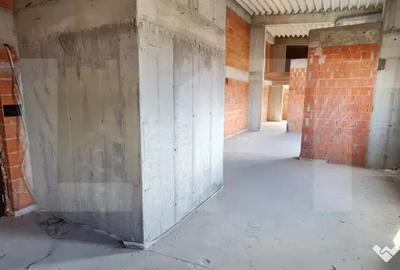 Apartament cu 4 camere semidecomandat în Banu Mărăcine - 1