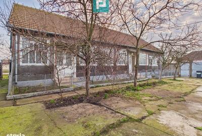 Casă cu 3 camere cu Teren 2800 Mp în Central - 12