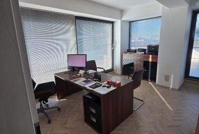 Inchiriez birou penthouse,et.6 - 4