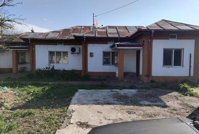Casă cu 4 camere în Central - 1