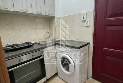 Garsoniera renovata , etajul 2, zona Buziasului - 4