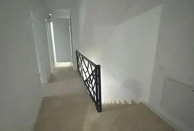 Casă cu Teren 250 Mp în Central