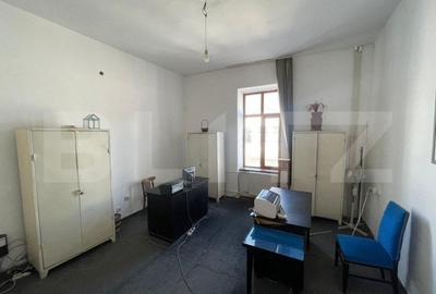 Birou, de 21 mp, în Central - 1