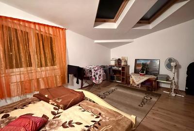 Apartament cu 3 camere semidecomandat în Plopilor - 2