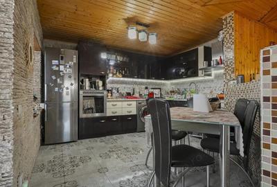 COMISION 0% | 2 Case cu Spatiu Comercial | Teren 1019mp | 540 eur/mp - 16