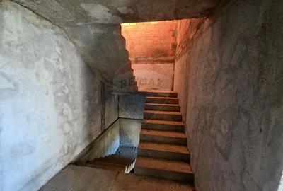 Casa / Vila cu 5 camere de vanzare - 9