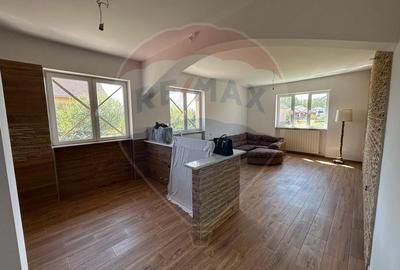 Casă cu 5 camere de vânzare - 11