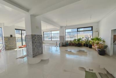 Spațiu comercial, de 288 mp, în Sud - 18