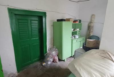 Casa ?i teren de vanzare - 2