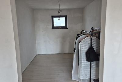 Casă individuală cu 5 camere cu Garaj în 1 Decembrie - 17