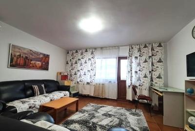 Apartament cu 2 camere semidecomandat, mobilat în P-ța Muncii - 15