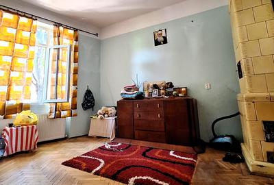 Vanzare apartament 3 camere, zona  Piata Sf. Stefan, etaj 1, comision 0% - 4