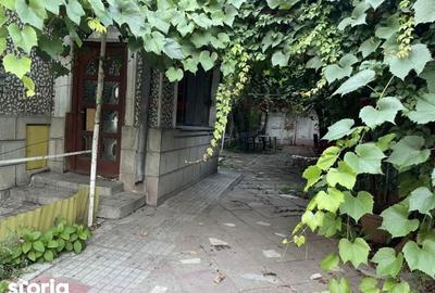 Casă cu 5 camere cu Canalizare în Centrul Civic - 1