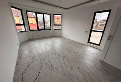 Casă individuală cu 8 camere cu Teren 1000 Mp în Nord-Est - 2