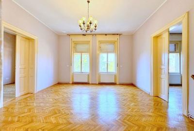 Apartament cu 4 camere semidecomandat în Central