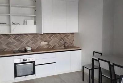 Garsonieră decomandată în Apărătorii Patriei