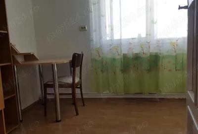 Apartament cu 3 camere semidecomandat în Central - 1