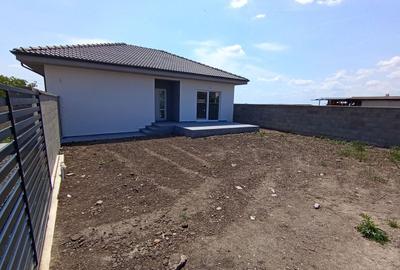 Casă individuală cu 3 camere cu Canalizare în Sânandrei - 2