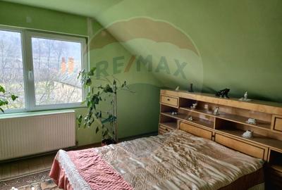 Casă cu 7 camere cu Teren 2104 Mp în Central - 6