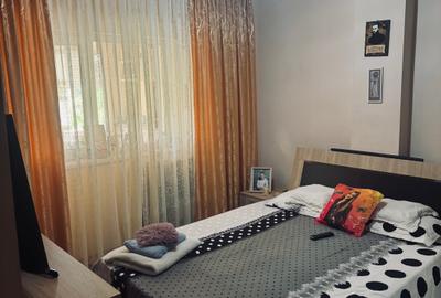 Apartament cu 2 camere decomandat în Plăvăț II - 4