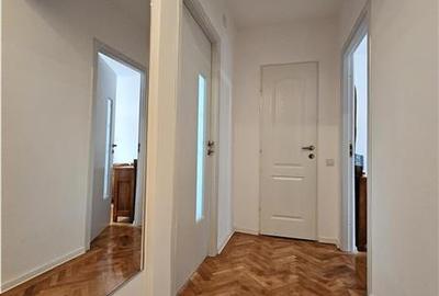 Apartament cu 3 camere semidecomandat, mobilat în Centrul Civic - 39