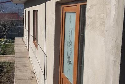 Casă cu 4 camere cu Teren 800 Mp în Central - 9