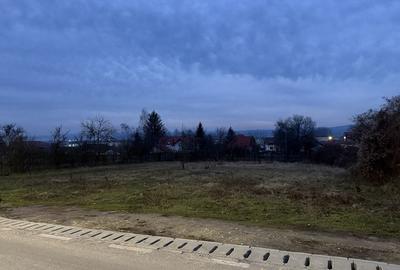 Teren de 1680 mp, în Exterior Vest